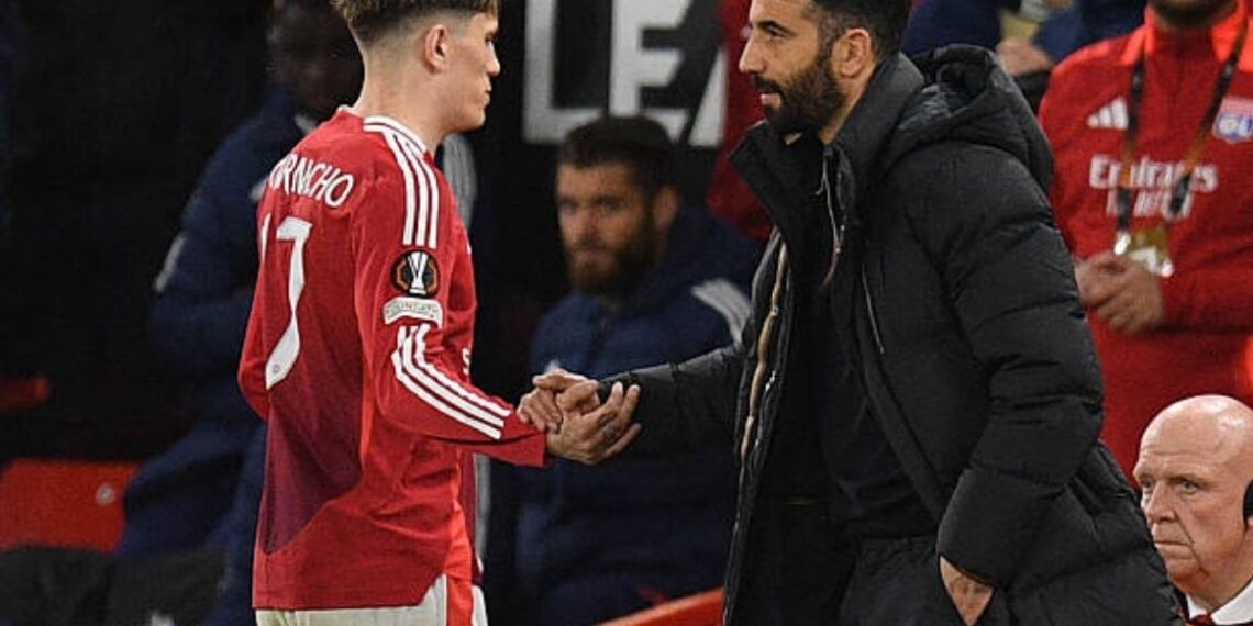 Man Utd Boss Ruben Amorim Delivers Strong Warning to Chelsea Over Garnacho Pursuit