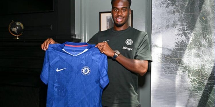 Chelsea complete signing of winger Jamie Gittens from Borussia Dortmund