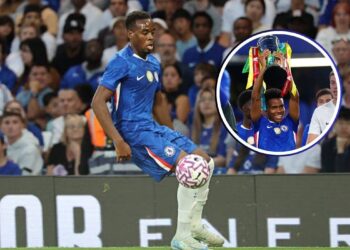 Jamie Gittens Praises Estevão’s “Joga Bonito” Debut as Chelsea Eye Premier League Push