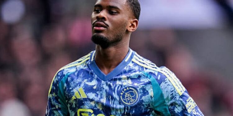 Chelsea Agree Deal to Sign Ajax’s Jorrel Hato in Long-Term Move