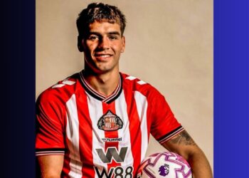 Chelsea striker Marc Guiu has joined newly-promoted Sunderland on a season-long loan.