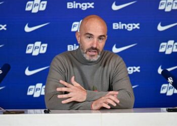 Gary Neville Questions Enzo Maresca’s Credentials After Chelsea’s Defeat to Sunderland