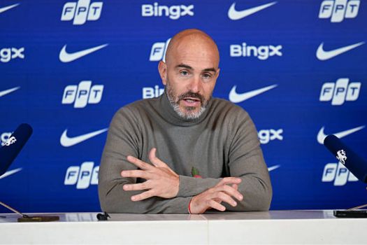 Gary Neville Questions Enzo Maresca’s Credentials After Chelsea’s Defeat to Sunderland