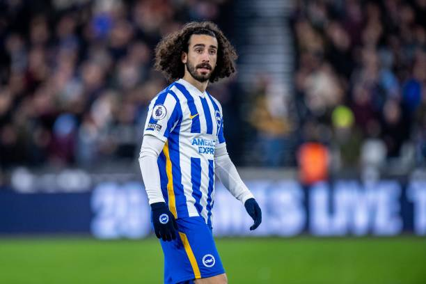 On August 31, 2021, Brighton & Hove Albion brought Cucurella to the Premier League, signing him on a five-year deal.