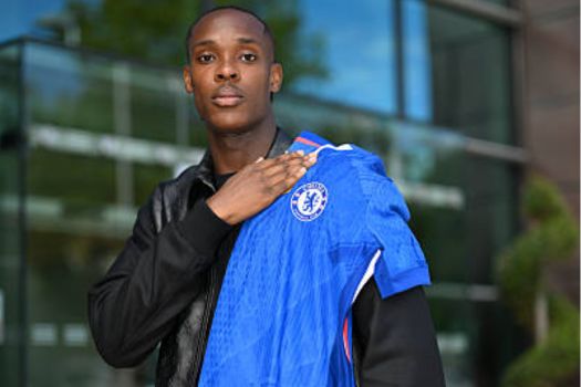 Chelsea Agree Seven-Year Deal for In-Form Striker Emmanuel Emegha