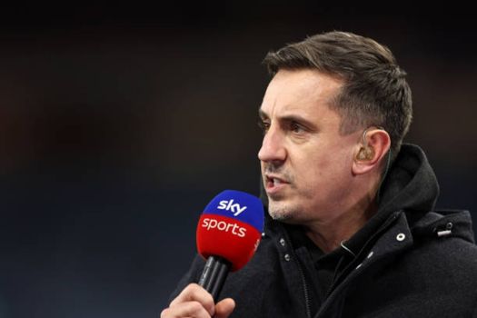 Gary Neville Slams Chelsea as a “Mess” After Defensive Collapse Against Leeds
